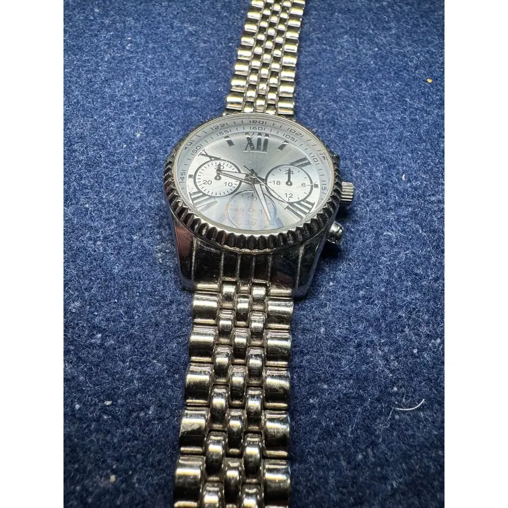 Accutime Watch Corp WM042615 1115 (needs battery)